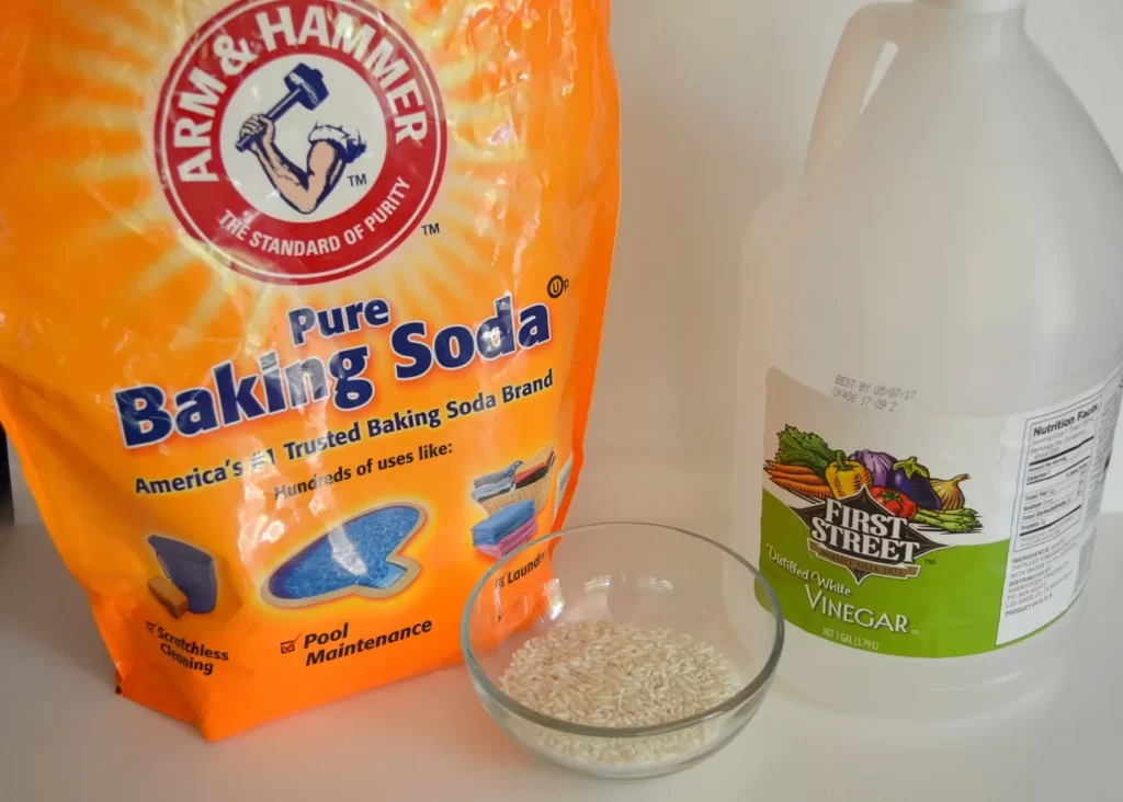 baking soda to clean water bottle