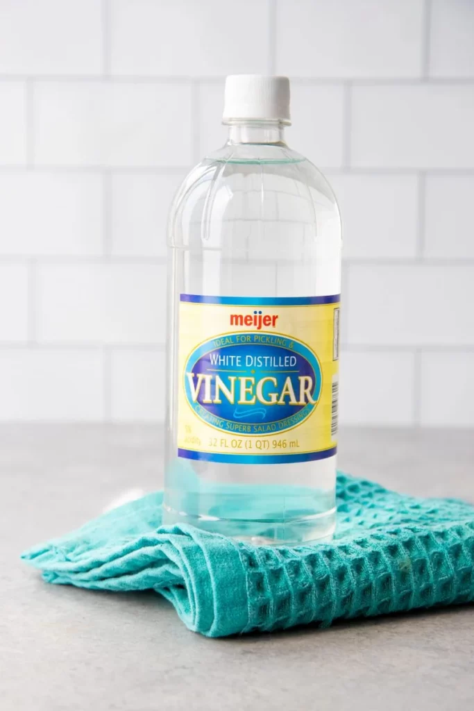 Vinegar to clean water bottle